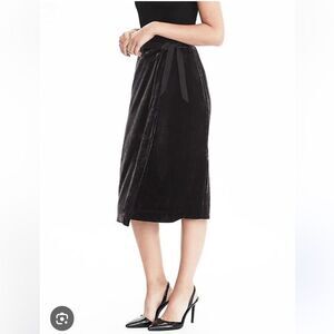 Banana republic Elegant Black Velvet Skirt